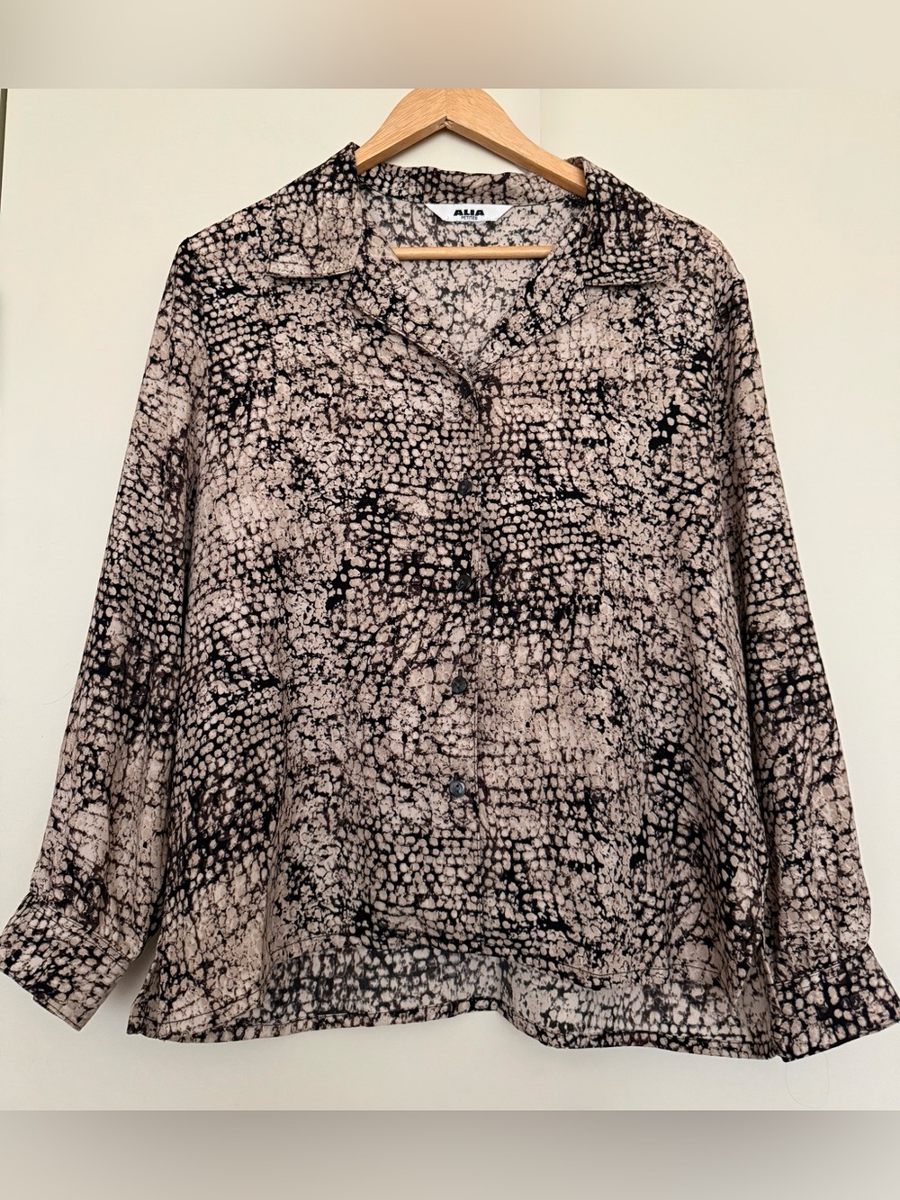Vintage Alia Petites Black Beige Tan Reptile Animal Print Button-Down M/L